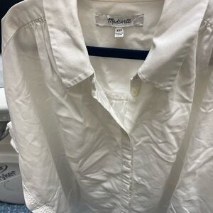 Madewell white oversized button up Blouse P2P: 22” Shoulder2 Hem: 24” XXS